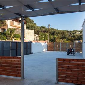 3 bedroom seaside villa with pool & jacuzzi, near Acharavi, sleeps 6